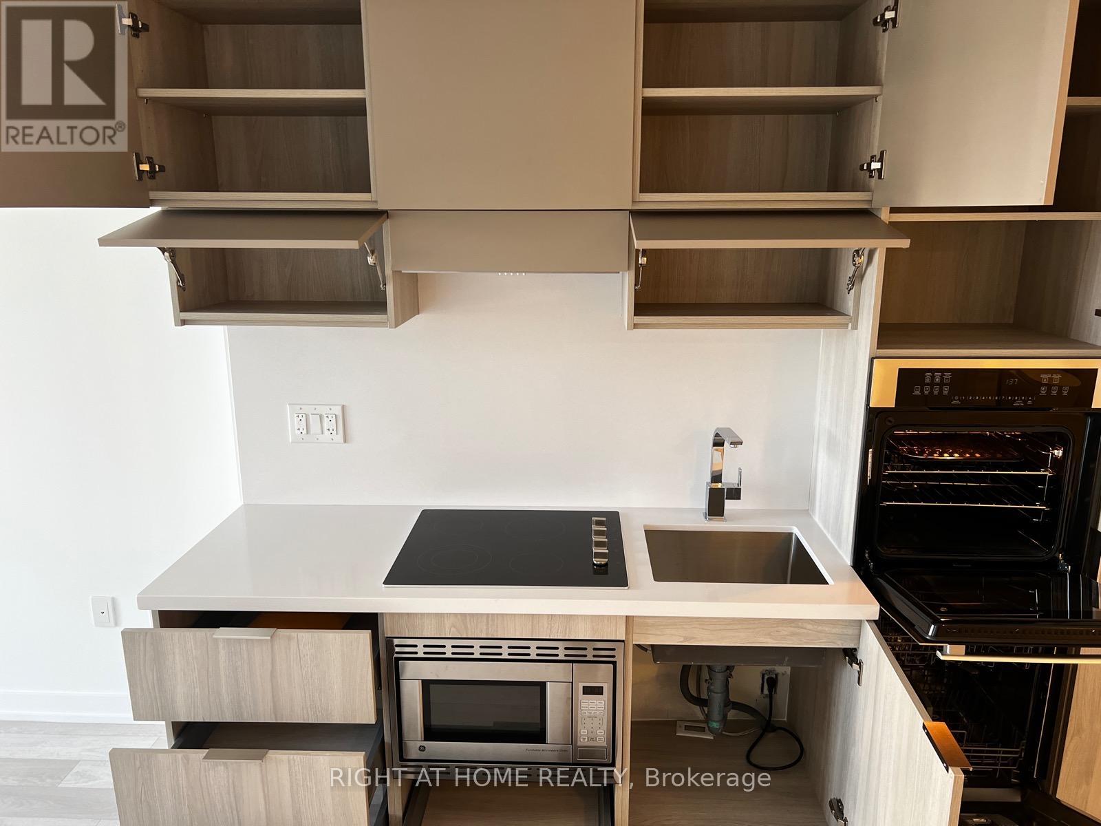 1610 - 39 Roehampton Avenue, Toronto, Ontario M4P 0G1 - Photo 15 - C12601984