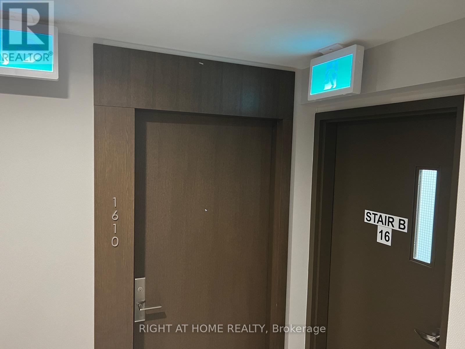 1610 - 39 Roehampton Avenue, Toronto, Ontario M4P 0G1 - Photo 2 - C12601984