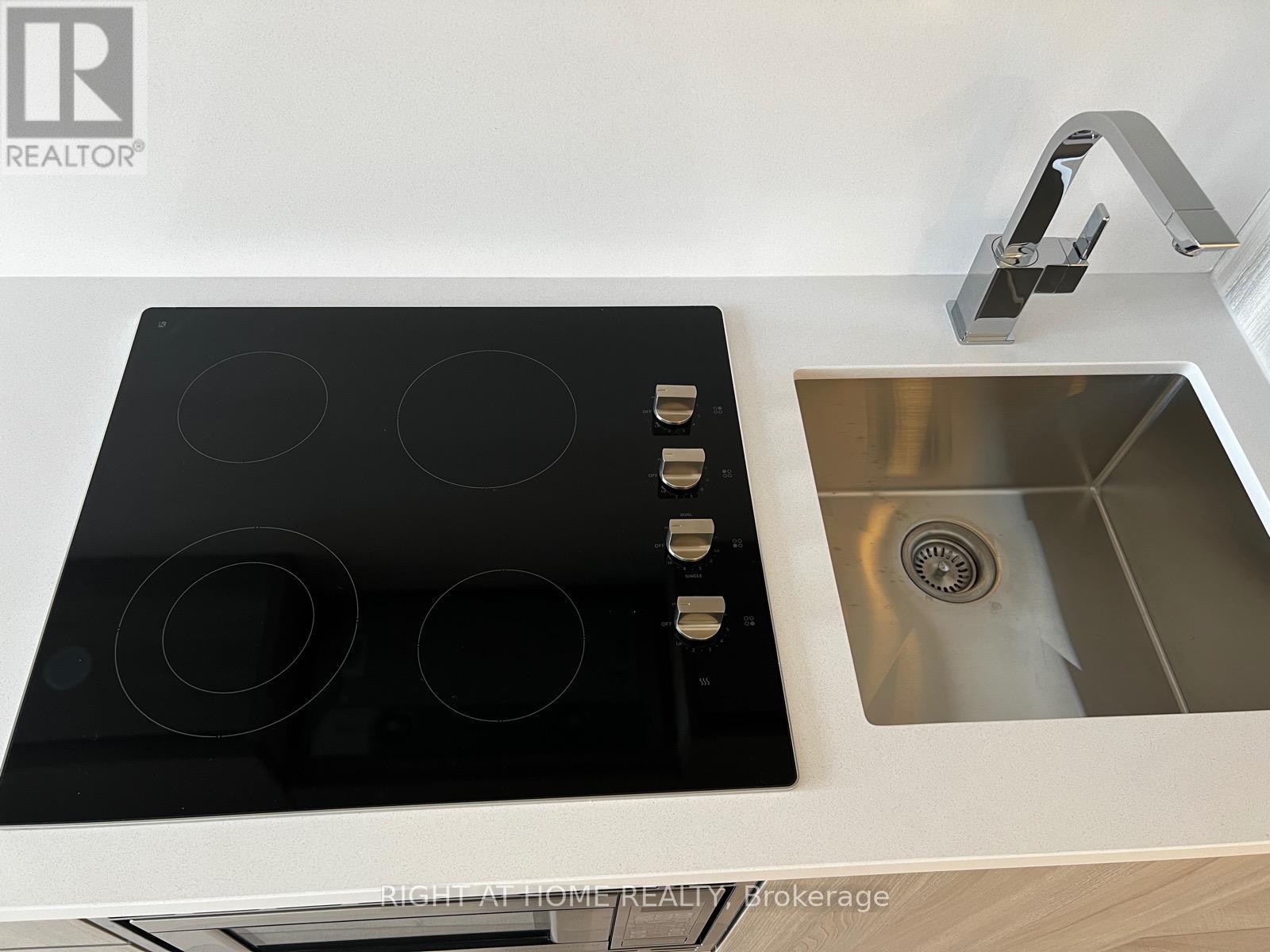 1610 - 39 Roehampton Avenue, Toronto, Ontario M4P 0G1 - Photo 7 - C12601984