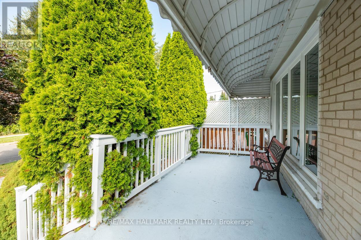 67 Trinnell Boulevard, Toronto, Ontario  M1L 1S6 - Photo 2 - E12601982