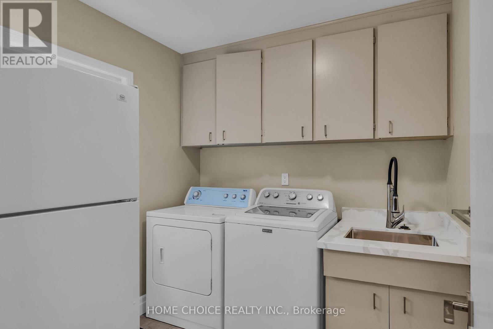 43 Golfwood Heights E, Toronto, Ontario  M9P 3L8 - Photo 20 - W12593564