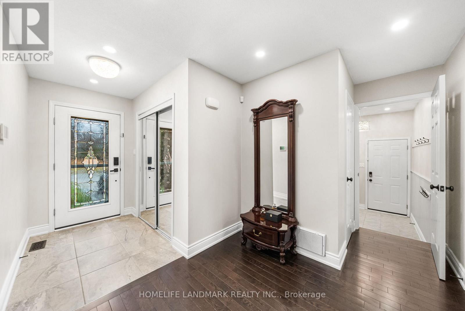 333 Rannie Road, Newmarket, Ontario  L3X 1K3 - Photo 3 - N12600178