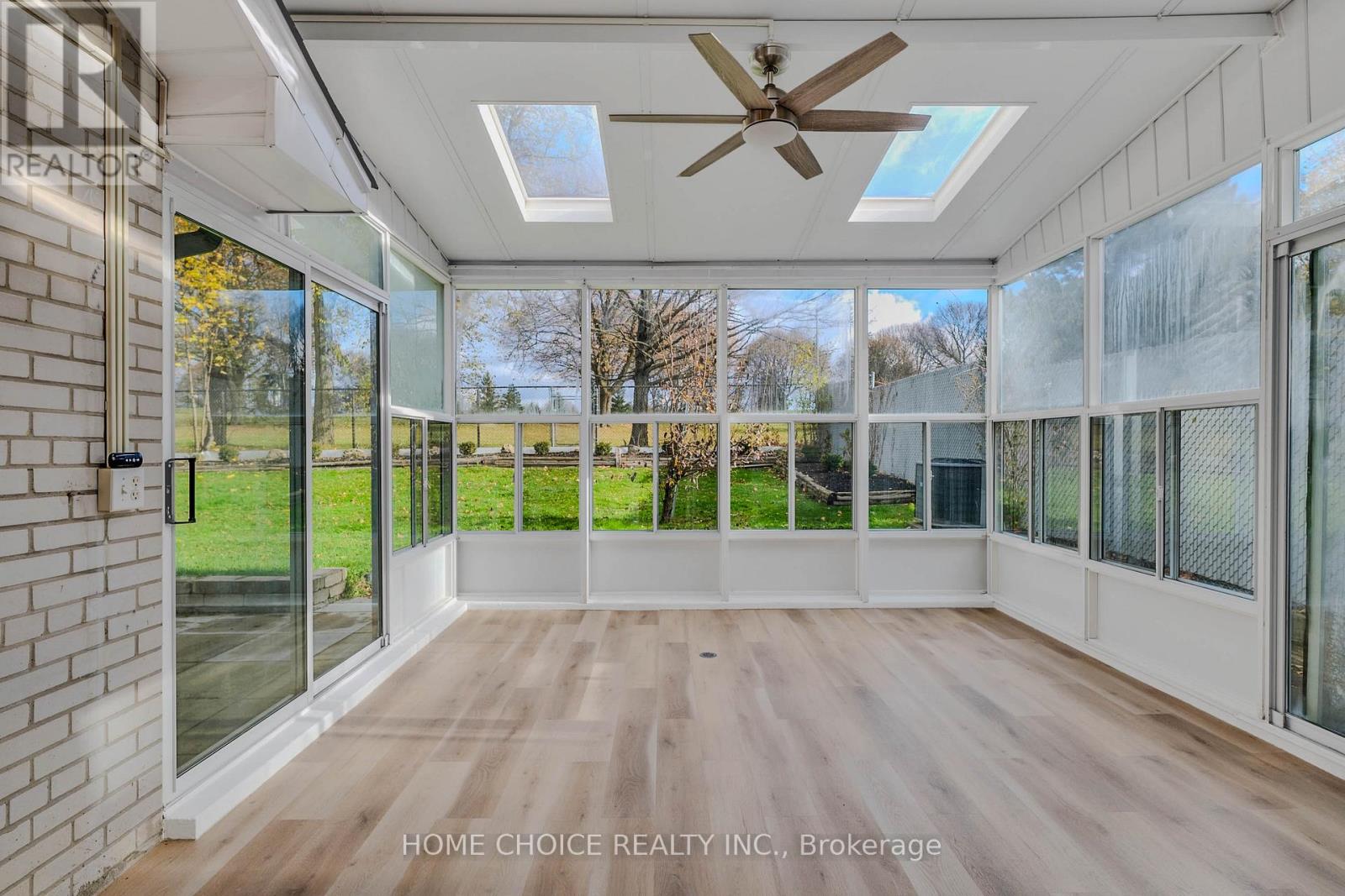 43 Golfwood Heights E, Toronto, Ontario  M9P 3L8 - Photo 17 - W12593564