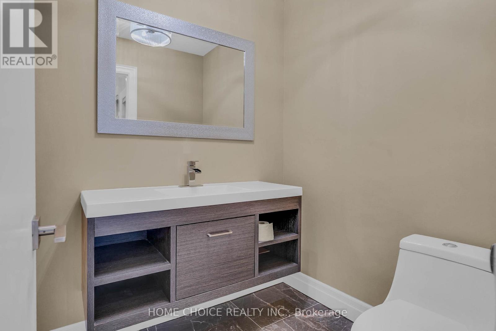 43 Golfwood Heights E, Toronto, Ontario  M9P 3L8 - Photo 18 - W12593564