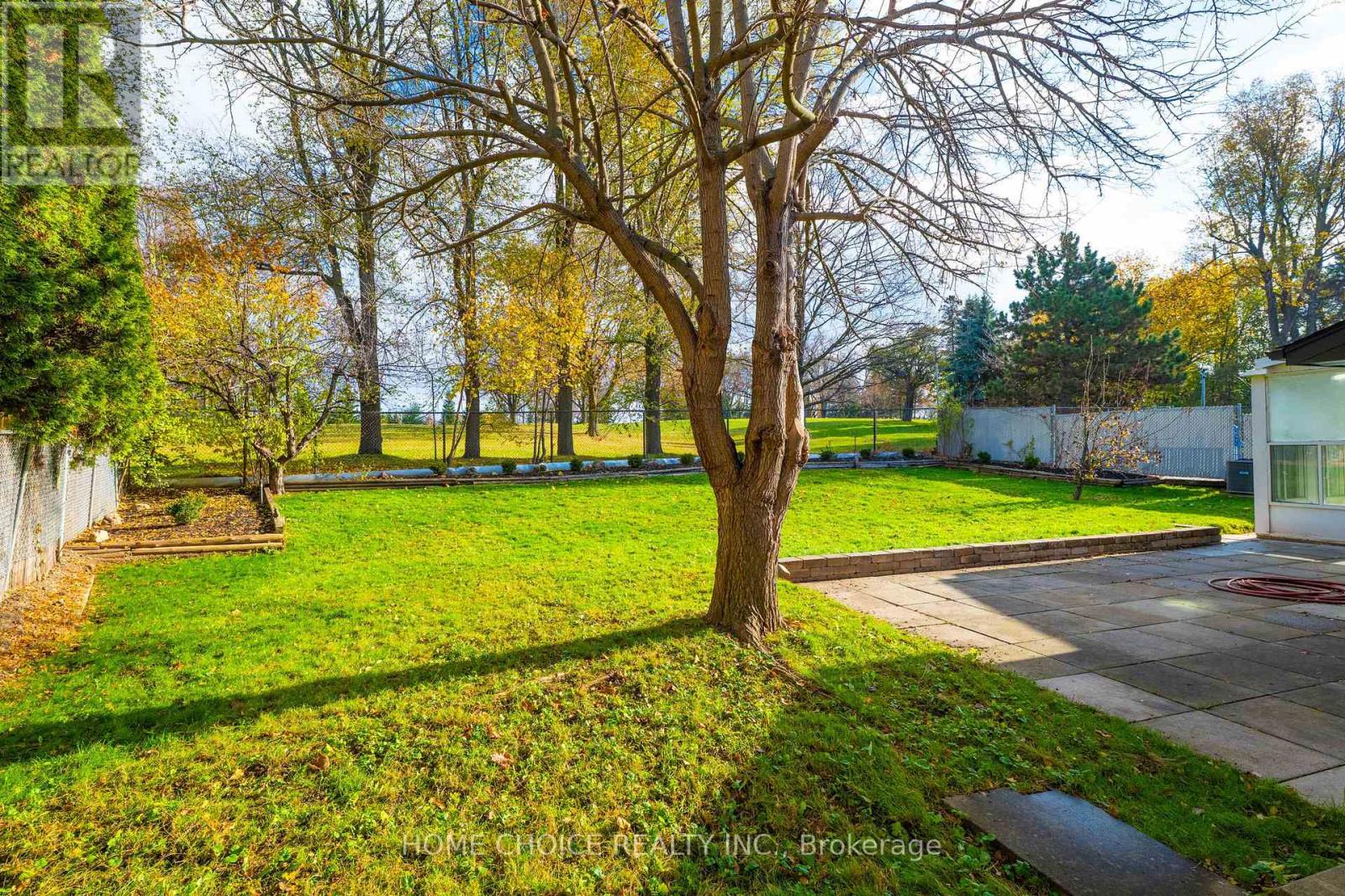 43 Golfwood Heights E, Toronto, Ontario  M9P 3L8 - Photo 40 - W12593564