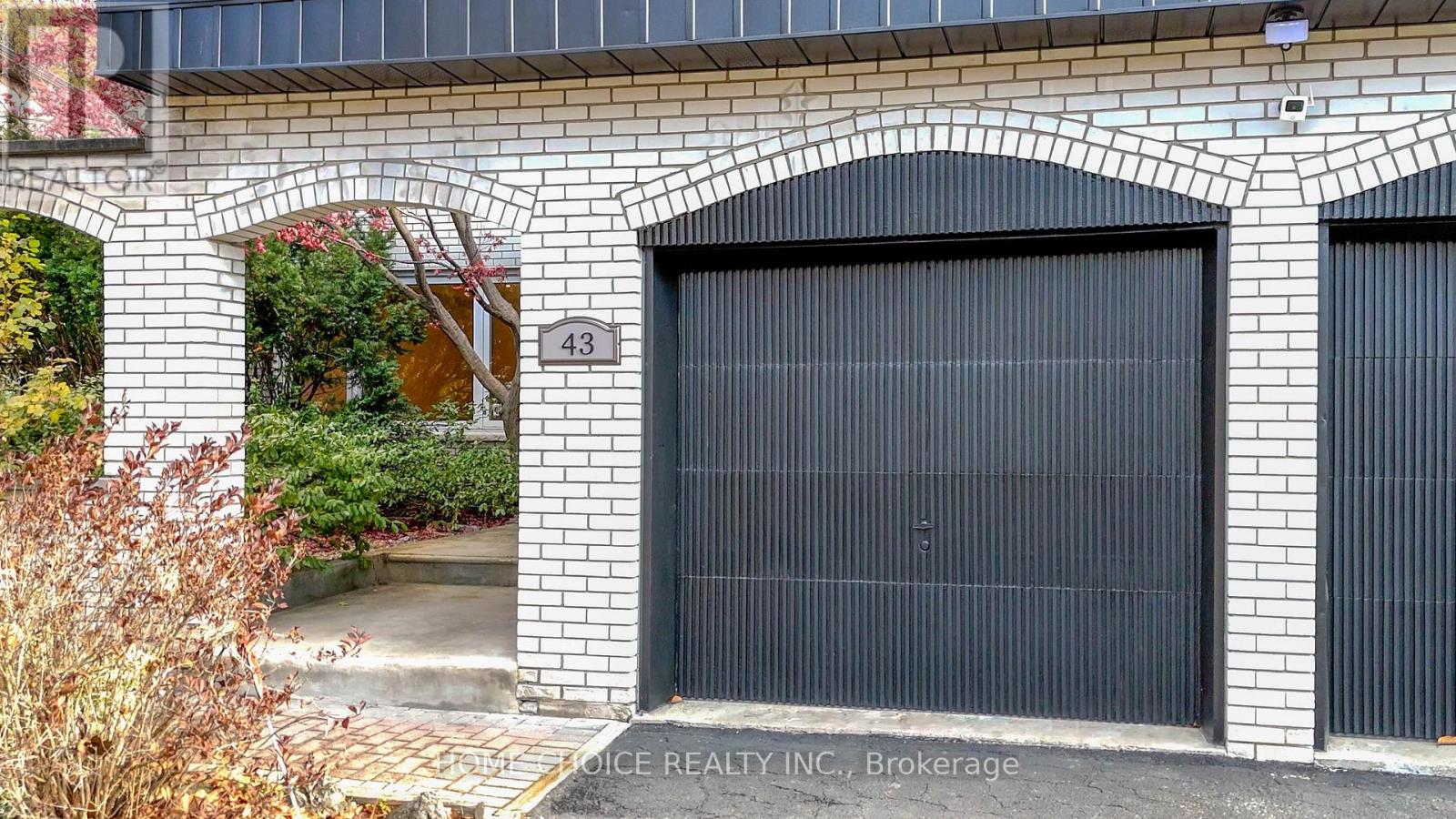 43 Golfwood Heights E, Toronto, Ontario  M9P 3L8 - Photo 46 - W12593564