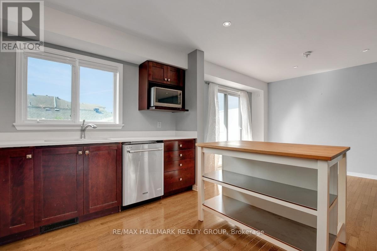 553 Burleigh Private, Ottawa, Ontario  K1J 1J9 - Photo 16 - X12391141