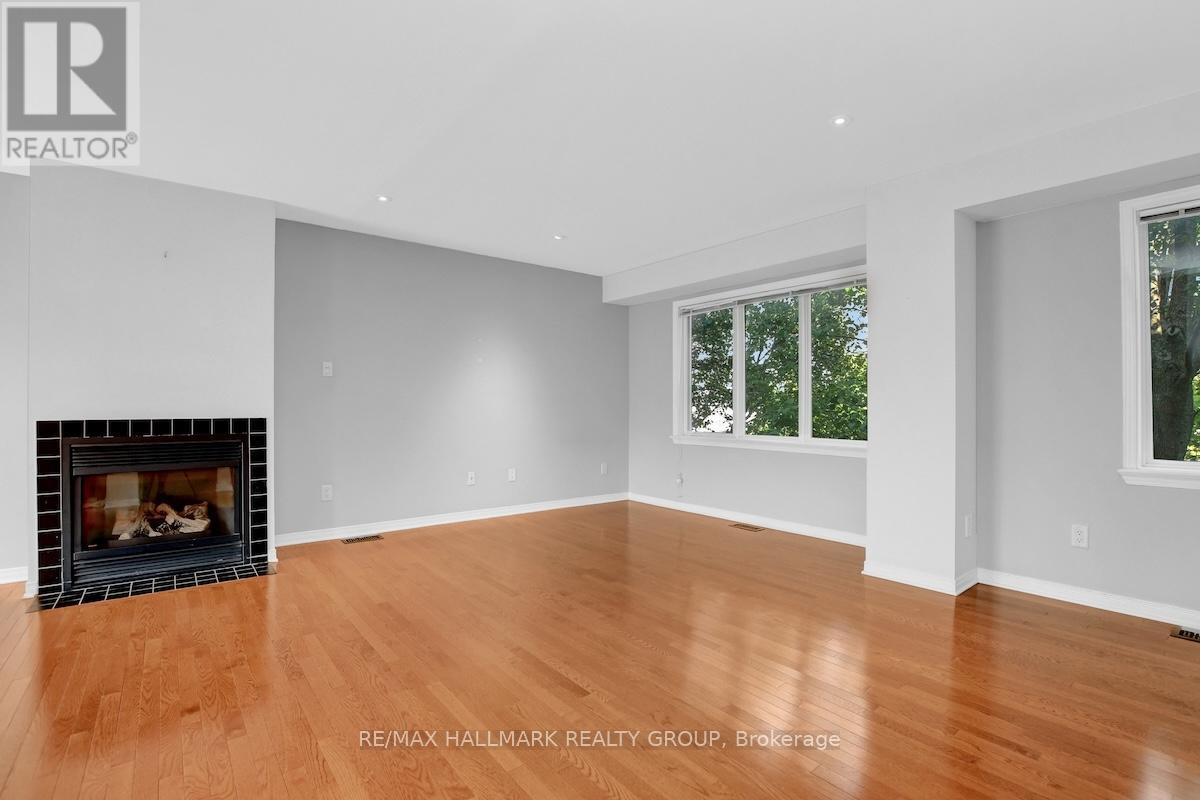 553 Burleigh Private, Ottawa, Ontario  K1J 1J9 - Photo 10 - X12391141