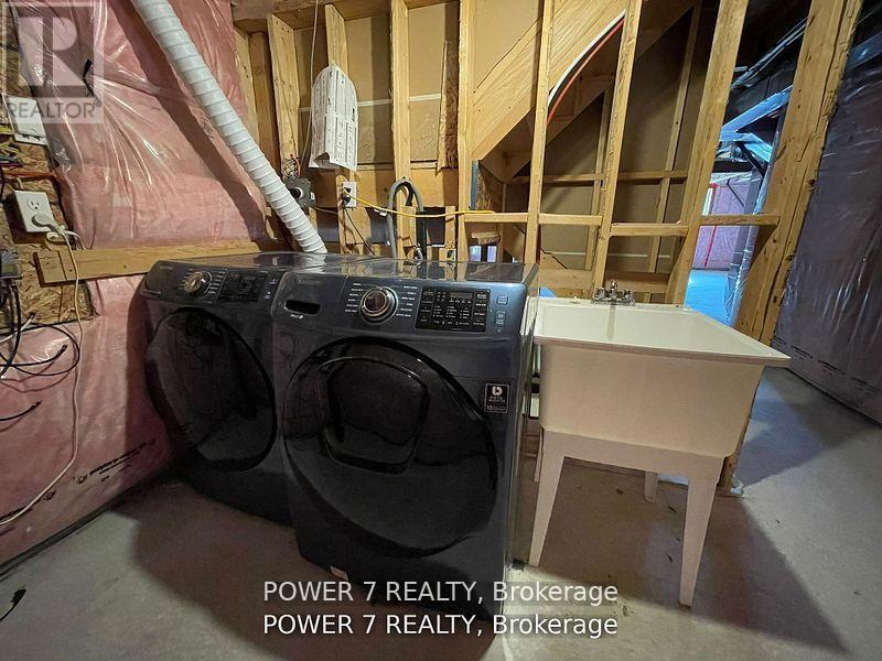 123 Major Crescent, Aurora, Ontario  L4G 0X5 - Photo 19 - N12602038