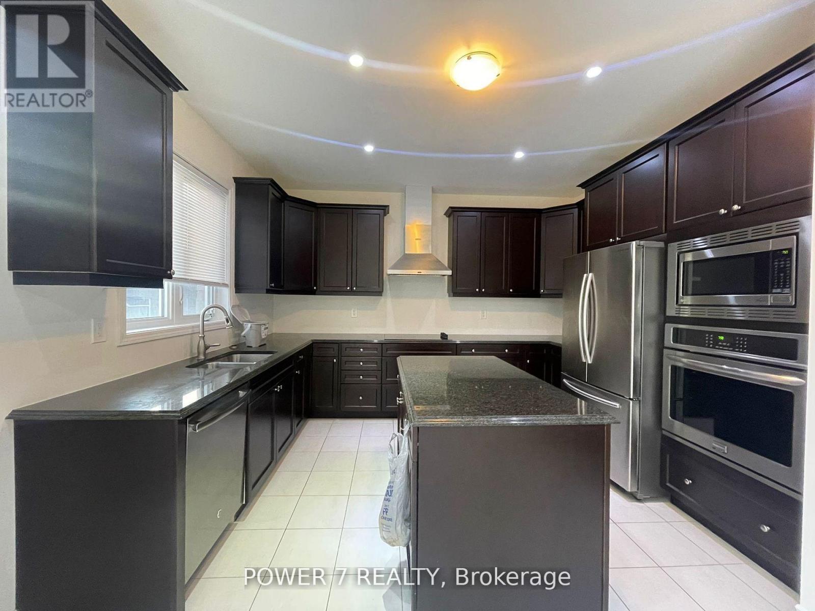 123 Major Crescent, Aurora, Ontario  L4G 0X5 - Photo 4 - N12602038