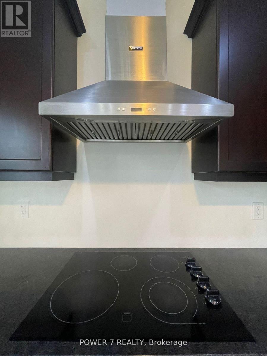 123 Major Crescent, Aurora, Ontario  L4G 0X5 - Photo 5 - N12602038