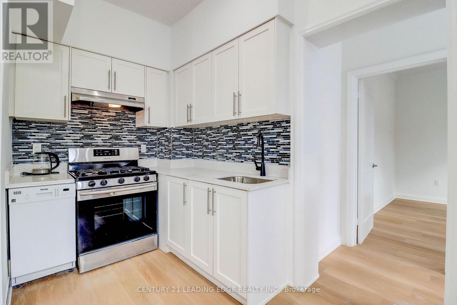 7 Ellsworth Avenue, Toronto, Ontario  M6G 2K4 - Photo 25 - C12601498