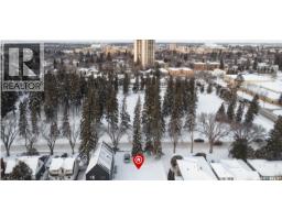 1212 Colony STREET E Varsity View