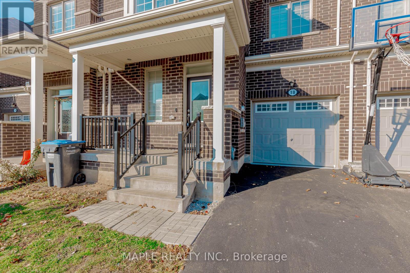 18 Boothill Drive, Brampton, Ontario  L7A 5E6 - Photo 2 - W12601978