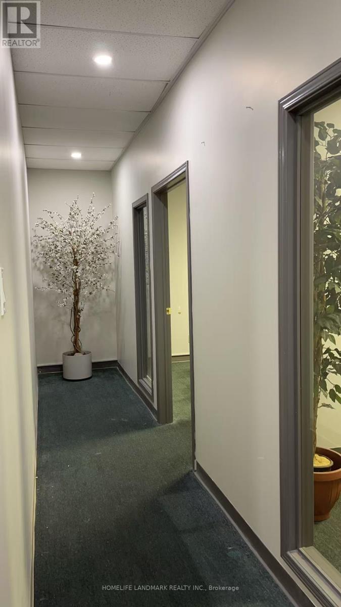 2nd Floor - 940 Sheldon Court, Burlington, Ontario  L7L 5K6 - Photo 10 - W12601986