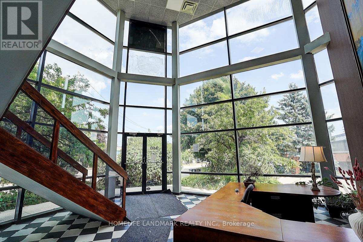 2nd Floor - 940 Sheldon Court, Burlington, Ontario  L7L 5K6 - Photo 4 - W12601986