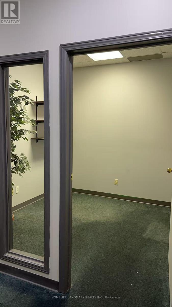 2nd Floor - 940 Sheldon Court, Burlington, Ontario  L7L 5K6 - Photo 8 - W12601986