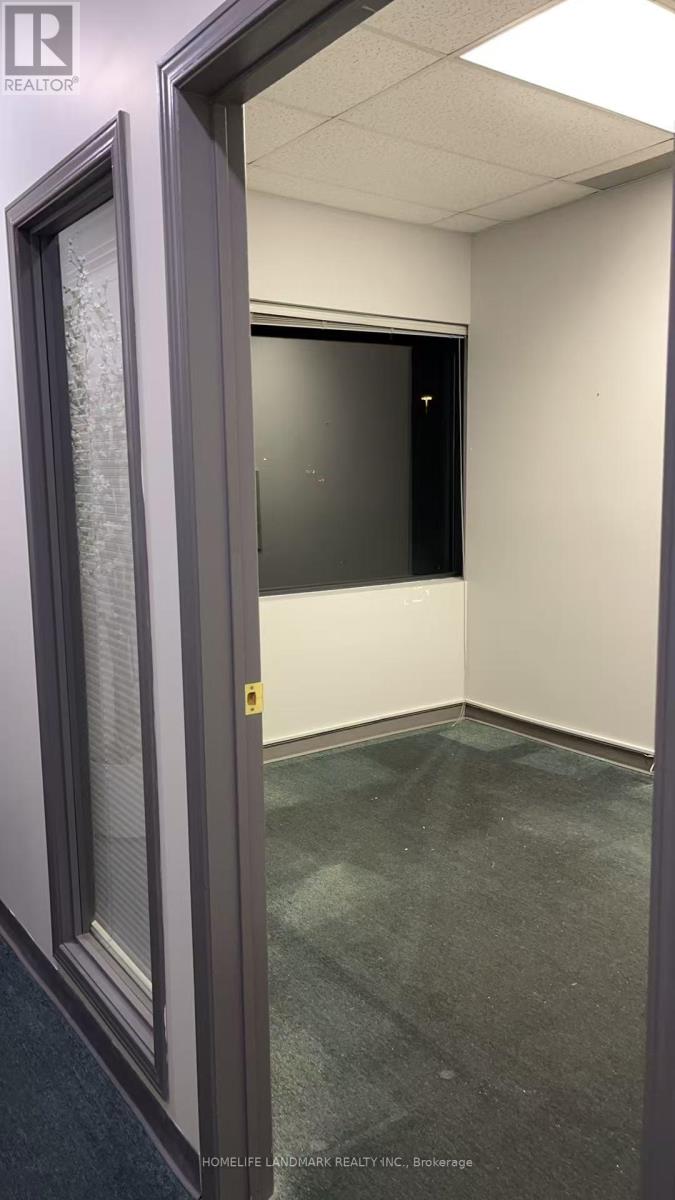 2nd Floor - 940 Sheldon Court, Burlington, Ontario  L7L 5K6 - Photo 9 - W12601986