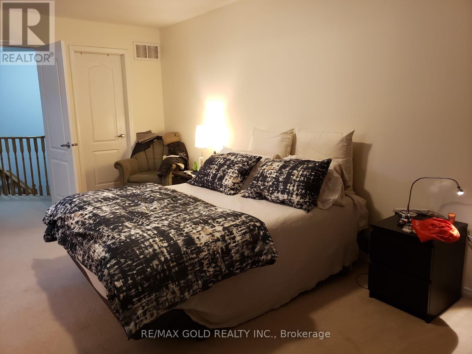 68 Harpreet Circle, Toronto (West Humber-Clairville), Ontario  M9W 0E2 - Photo 2 - W12602026