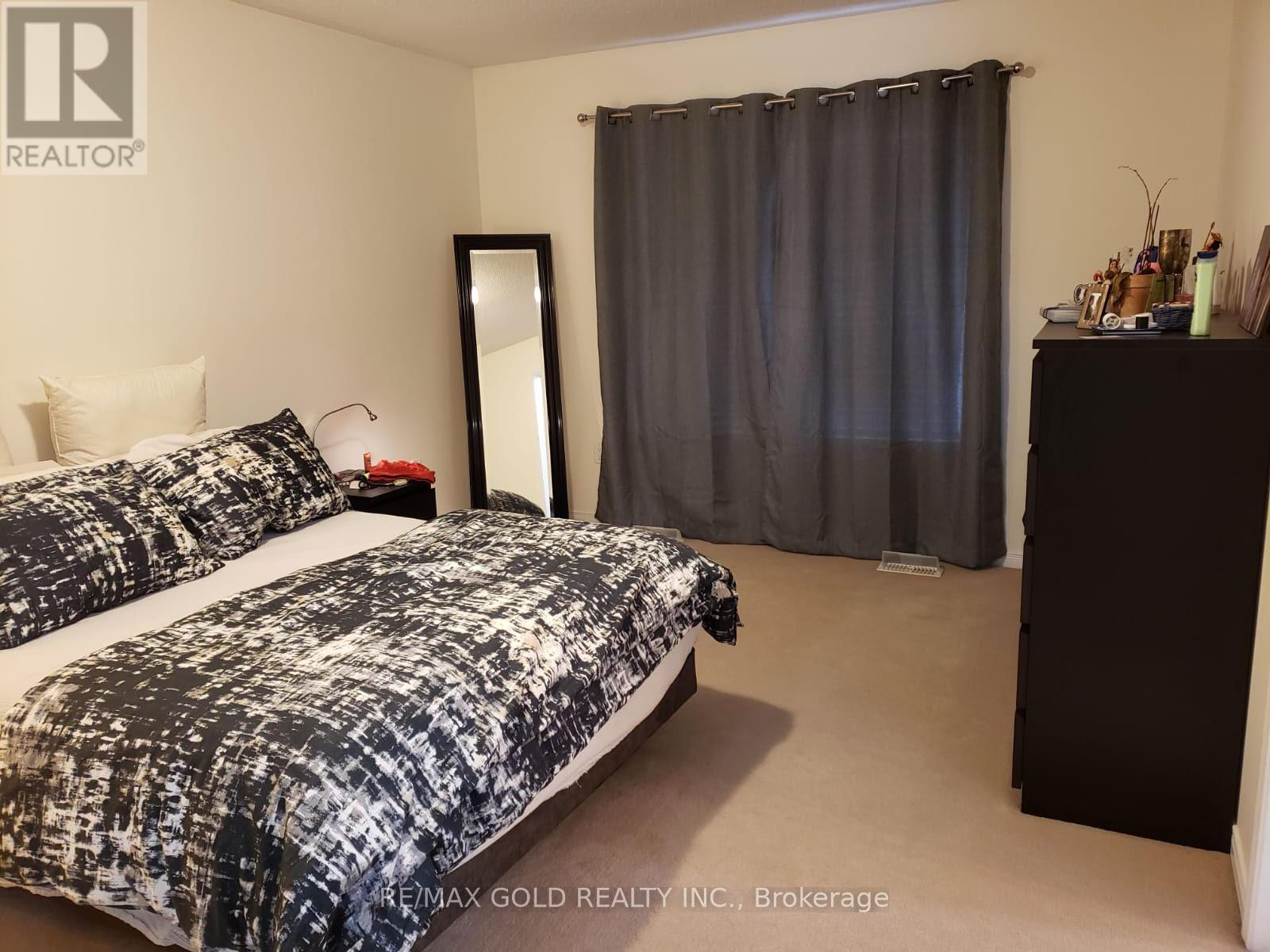 68 Harpreet Circle, Toronto (West Humber-Clairville), Ontario  M9W 0E2 - Photo 3 - W12602026