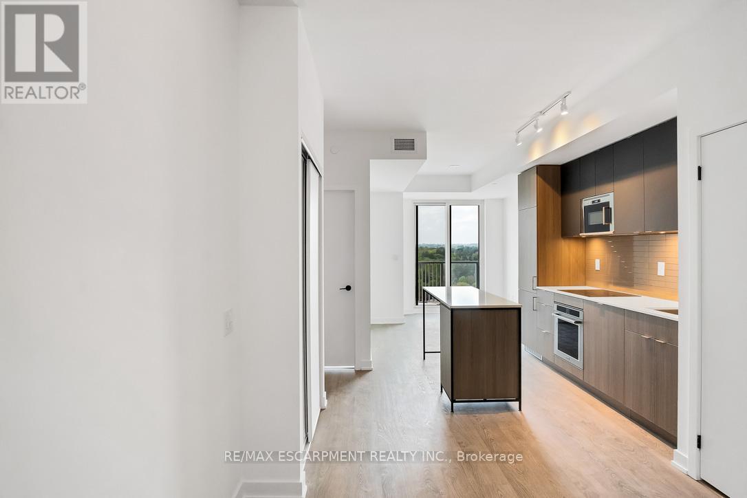 1203 - 220 Missinnihe Way, Mississauga, Ontario  L5H 0A9 - Photo 10 - W12602030