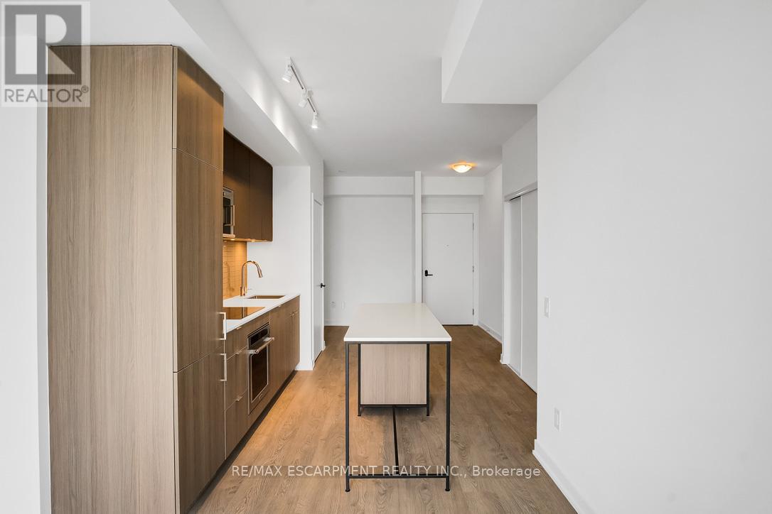 1203 - 220 Missinnihe Way, Mississauga, Ontario  L5H 0A9 - Photo 15 - W12602030