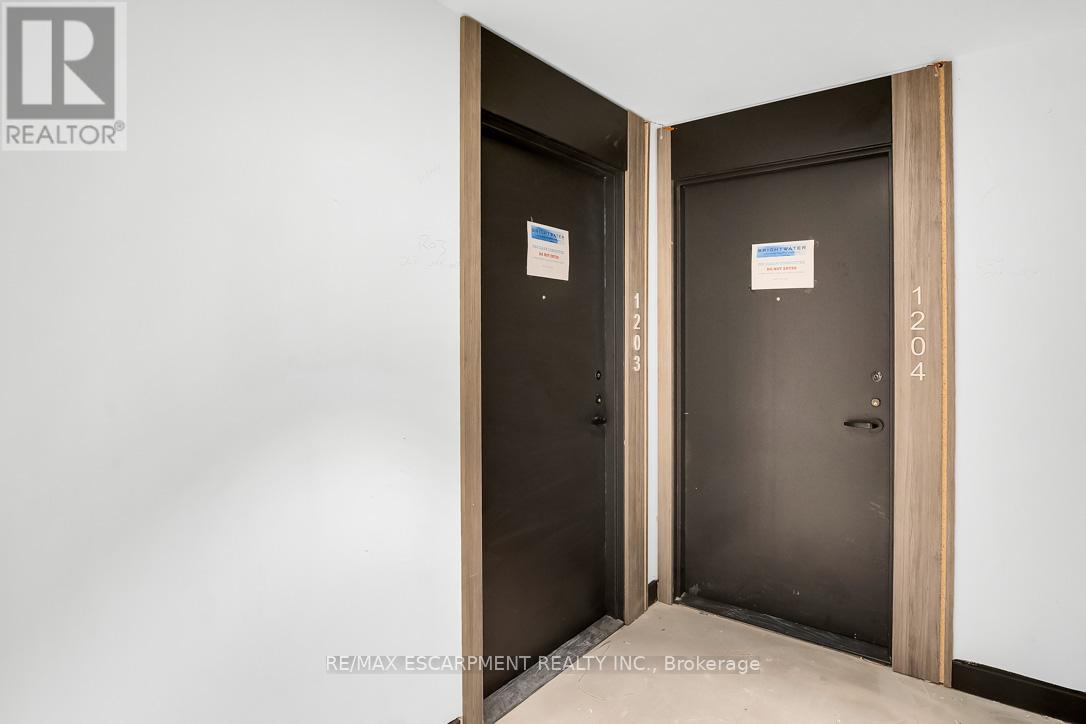 1203 - 220 Missinnihe Way, Mississauga, Ontario  L5H 0A9 - Photo 4 - W12602030