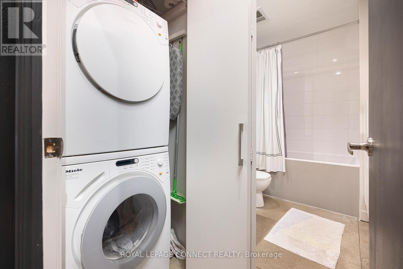 304 - 363 Sorauren Avenue, Toronto, Ontario  M6R 3C1 - Photo 16 - W12602040