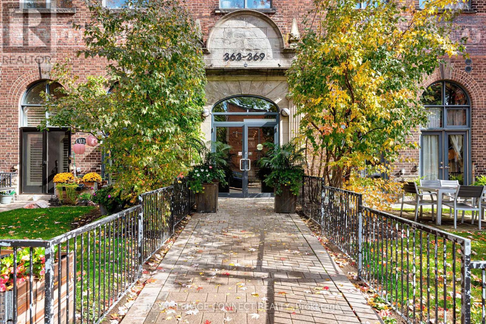 304 - 363 Sorauren Avenue, Toronto, Ontario  M6R 3C1 - Photo 22 - W12602040