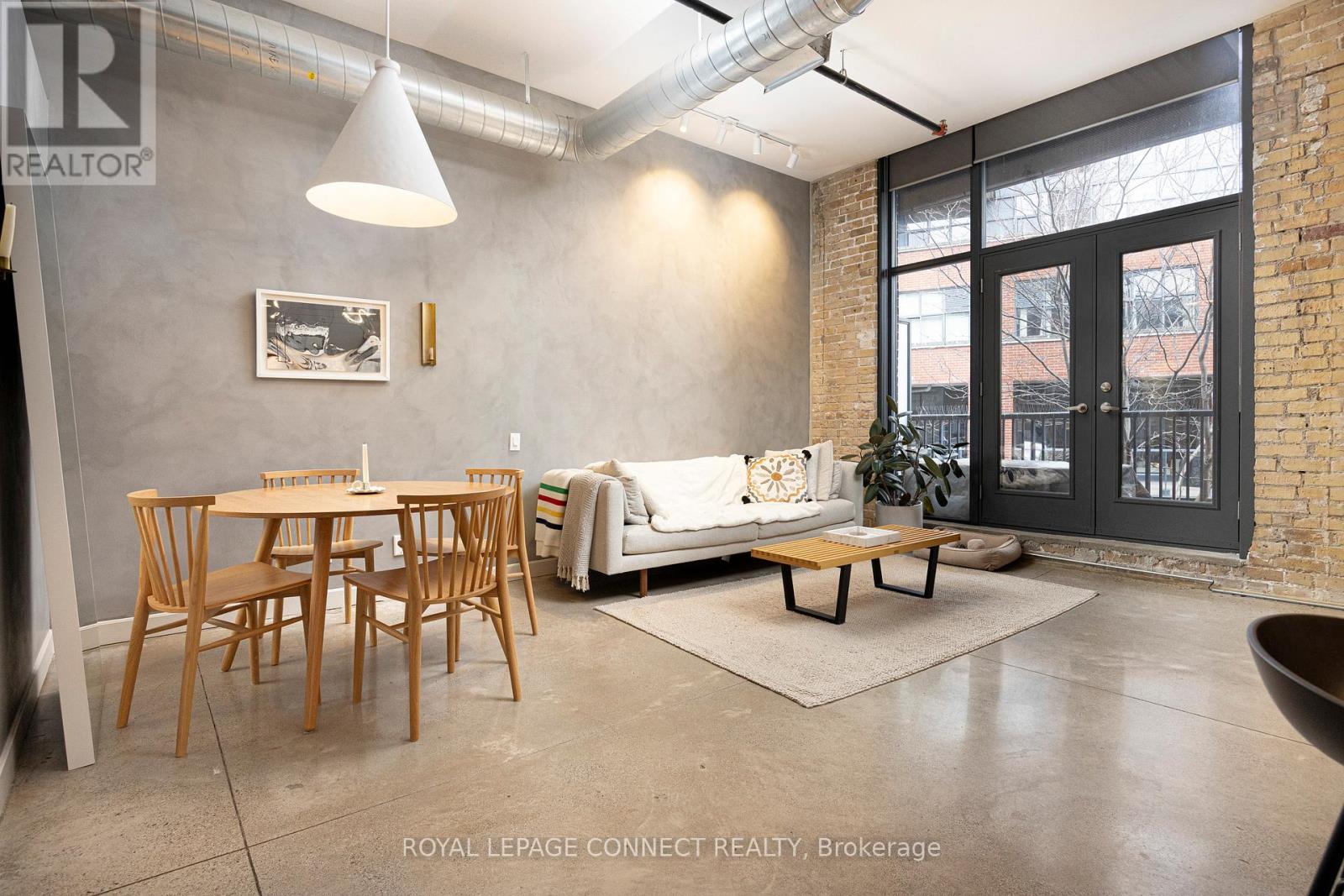 304 - 363 Sorauren Avenue, Toronto, Ontario  M6R 3C1 - Photo 4 - W12602040