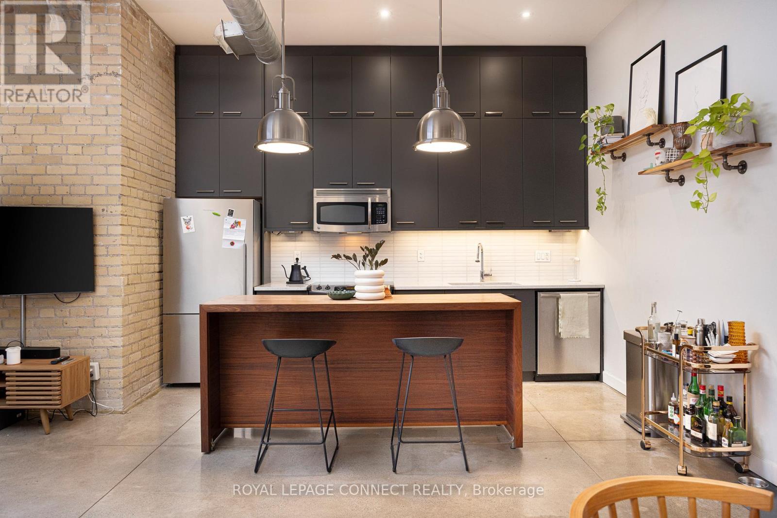 304 - 363 Sorauren Avenue, Toronto, Ontario  M6R 3C1 - Photo 7 - W12602040