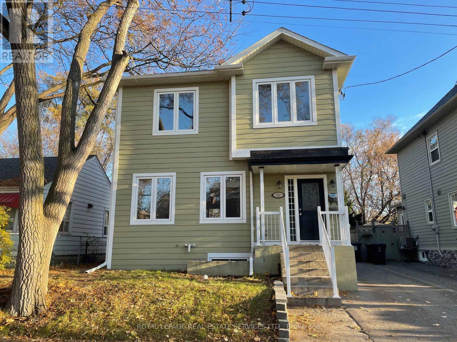 11 Uno Drive, Toronto, Ontario  M8Z 3N7 - Photo 1 - W12602060