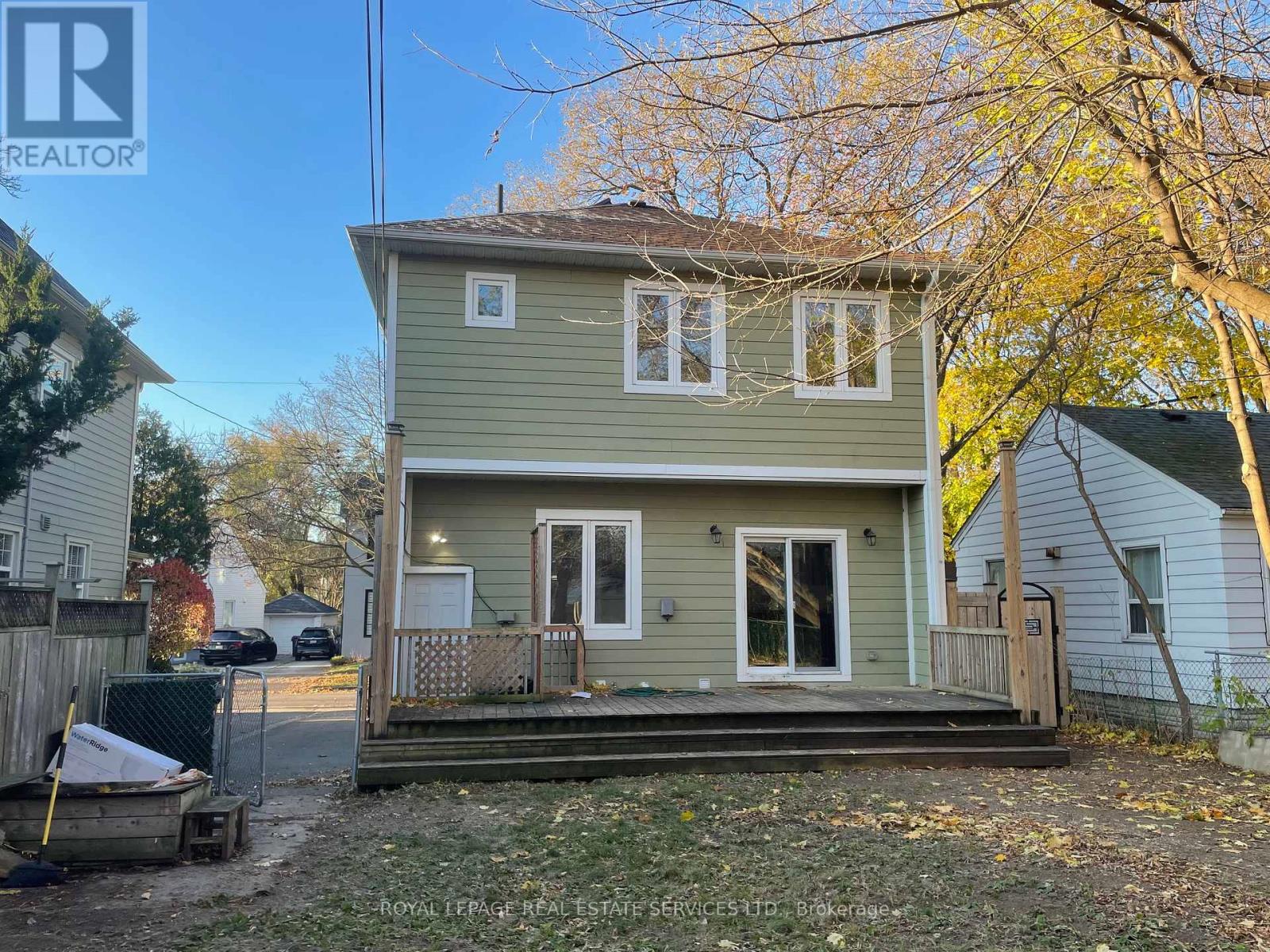 11 Uno Drive, Toronto, Ontario  M8Z 3N7 - Photo 2 - W12602060