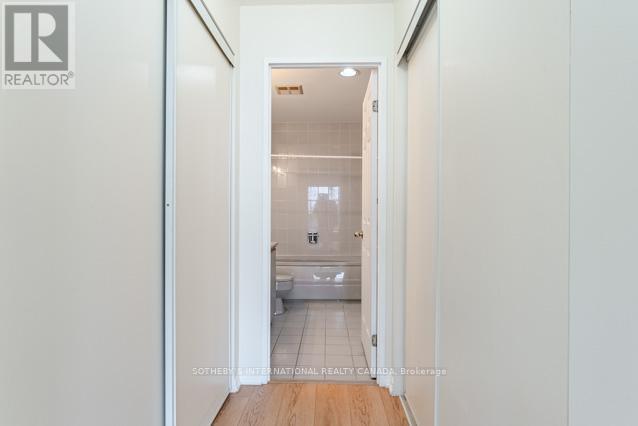 716 - 2511 Lakeshore Road W, Oakville, Ontario  L6L 6L9 - Photo 16 - W12602084