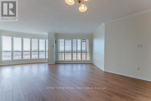 716 - 2511 Lakeshore Road W, Oakville, Ontario  L6L 6L9 - Photo 4 - W12602084