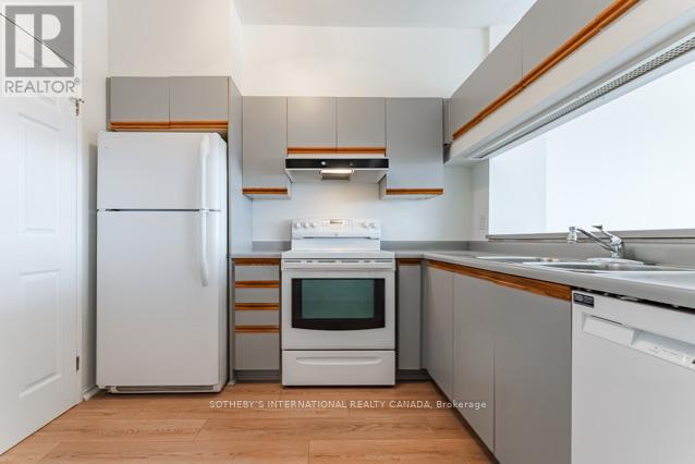 716 - 2511 Lakeshore Road W, Oakville, Ontario  L6L 6L9 - Photo 9 - W12602084