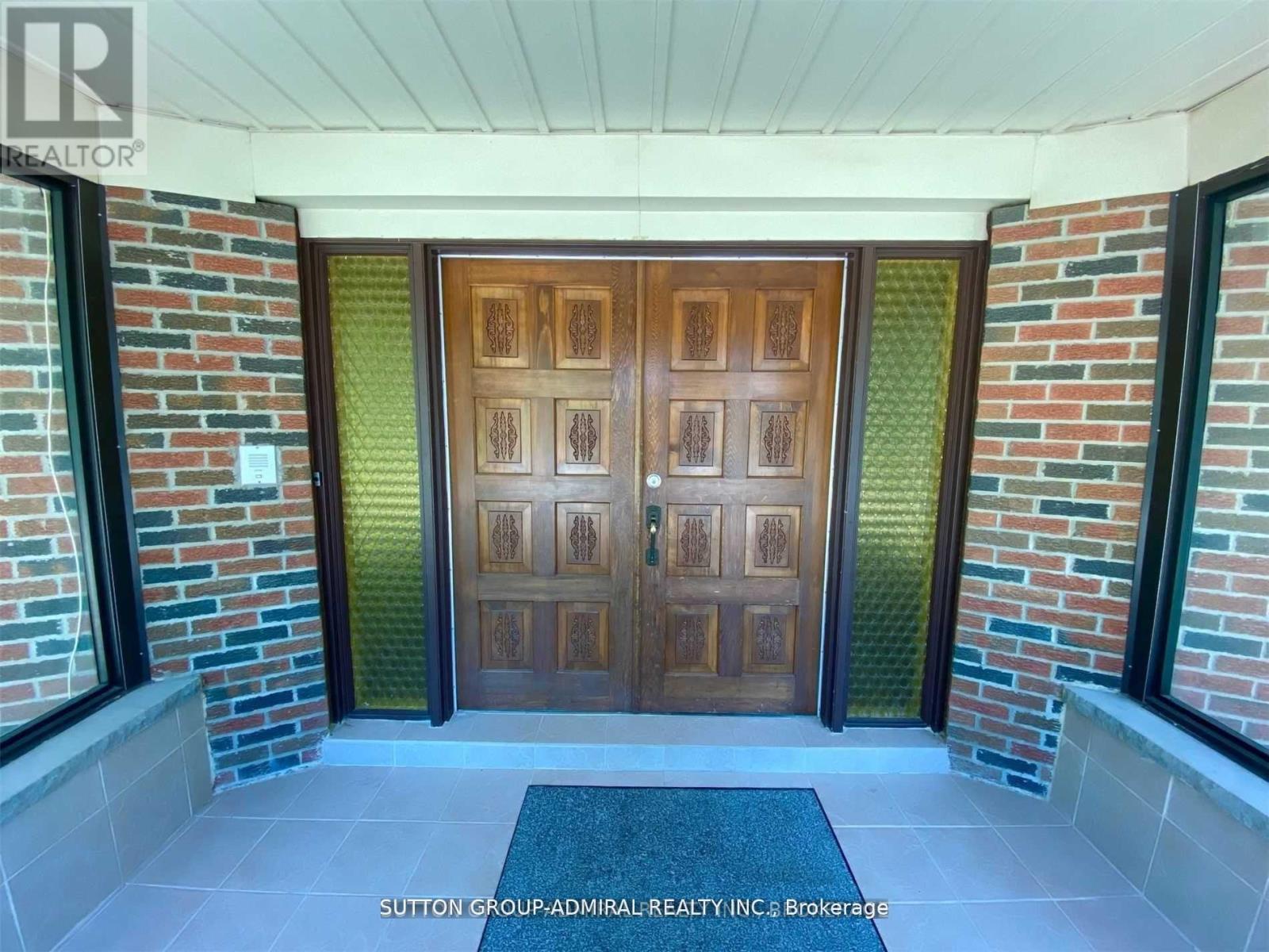 10623 Clarkway Drive, Brampton, Ontario L6P 0W2 - Photo 4 - W12505428