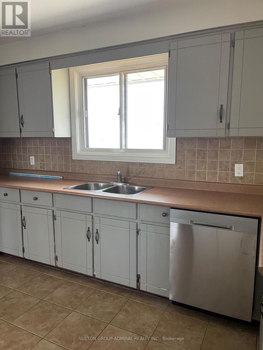 10623 Clarkway Drive, Brampton, Ontario L6P 0W2 - Photo 16 - W12505428