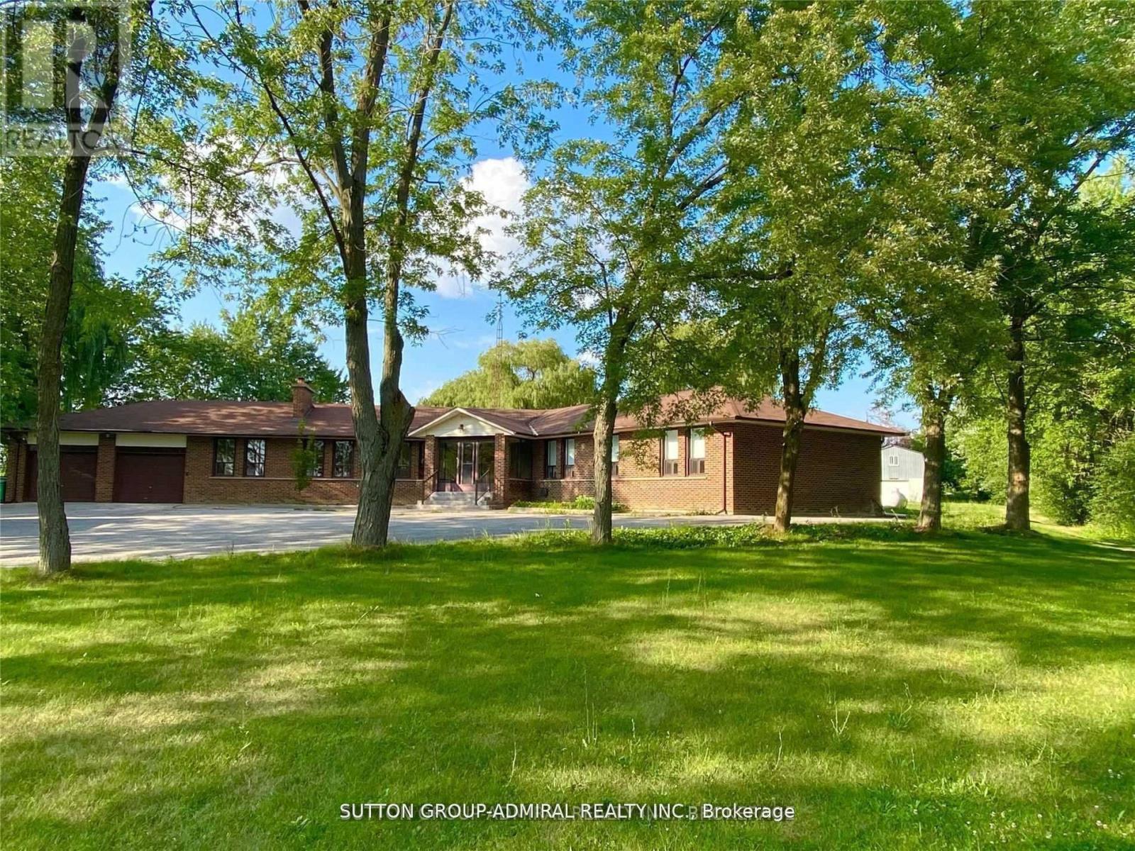 10623 Clarkway Drive, Brampton, Ontario L6P 0W2 - Photo 3 - W12505428