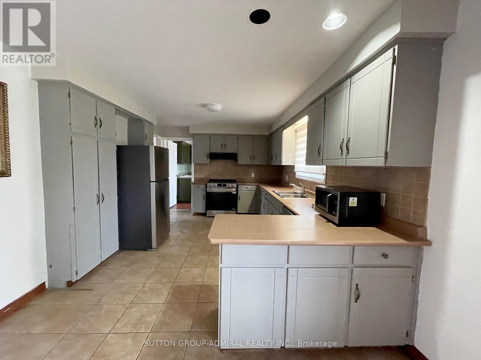 10623 Clarkway Drive, Brampton, Ontario L6P 0W2 - Photo 14 - W12505428