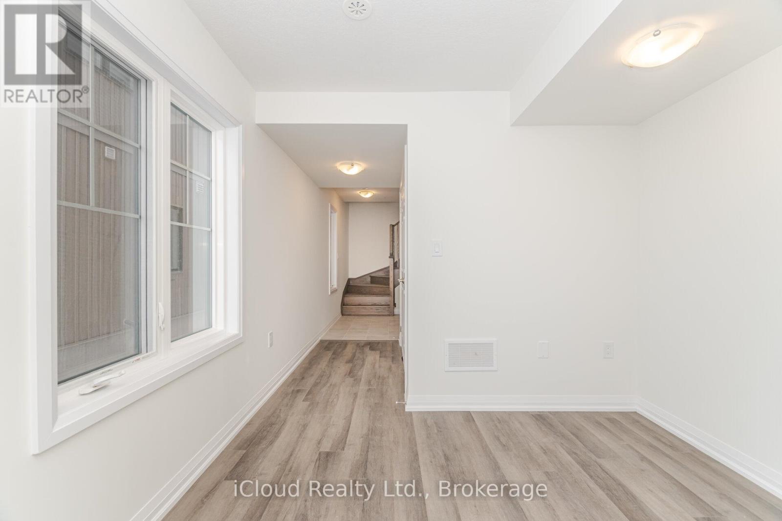 53 Stanley Avenue, Haldimand, Ontario  N3W 0J5 - Photo 7 - X12602014