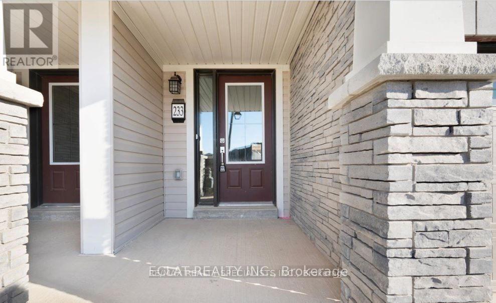 233 Gillespie Drive, Brantford, Ontario  N3T 0W2 - Photo 2 - X12602050