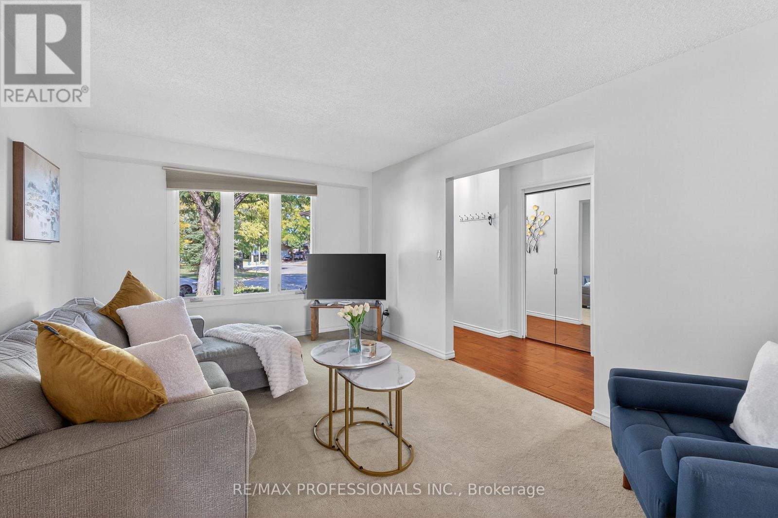 19 Salina Place, Hamilton, Ontario  L8G 4L4 - Photo 10 - X12602066