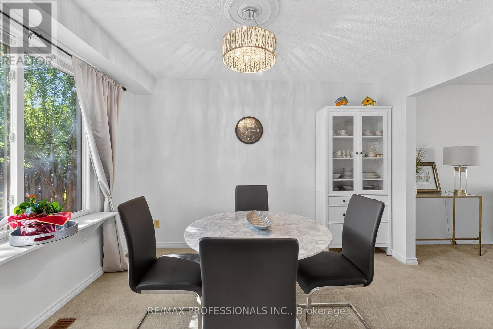 19 Salina Place, Hamilton, Ontario  L8G 4L4 - Photo 17 - X12602066