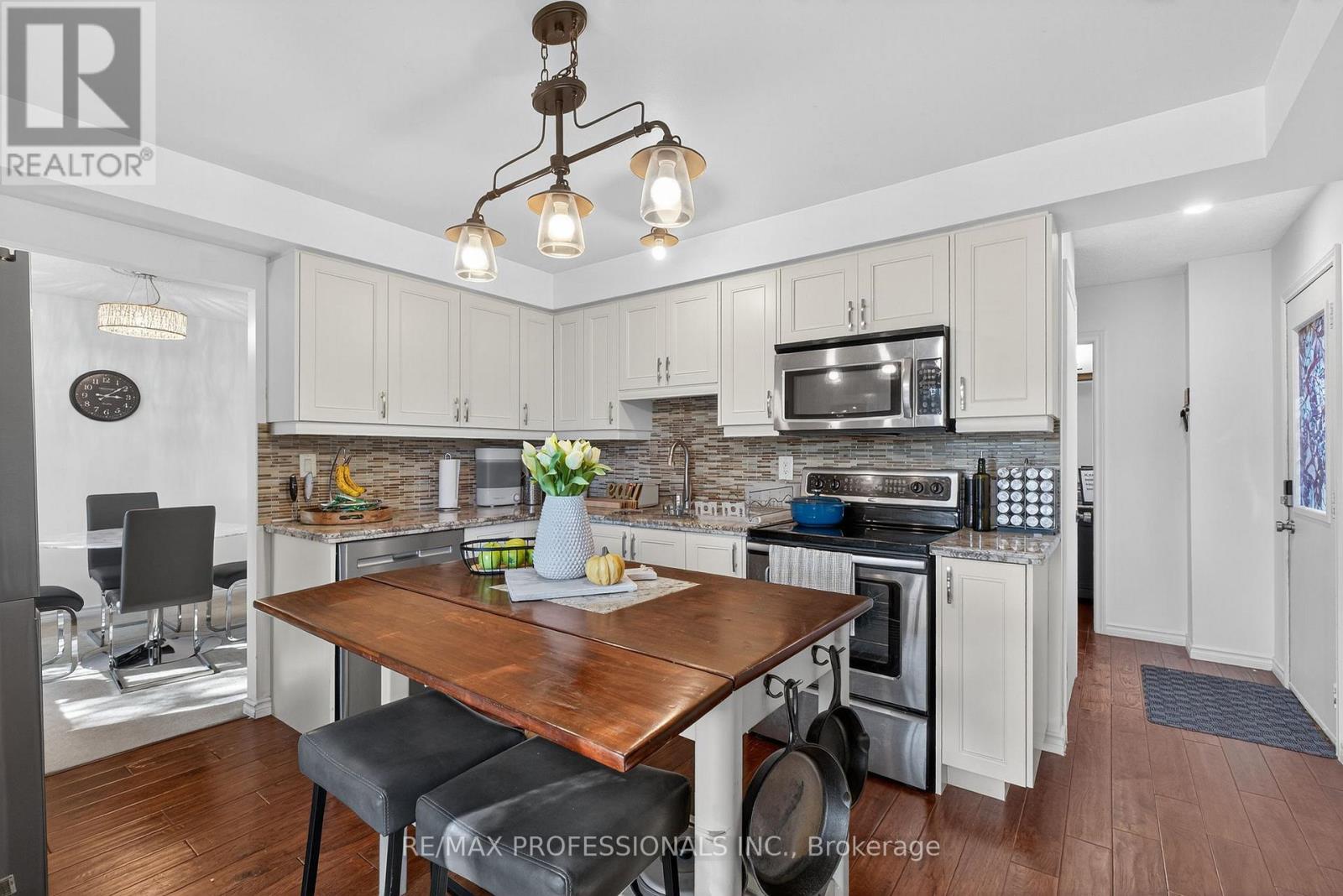 19 Salina Place, Hamilton, Ontario  L8G 4L4 - Photo 19 - X12602066