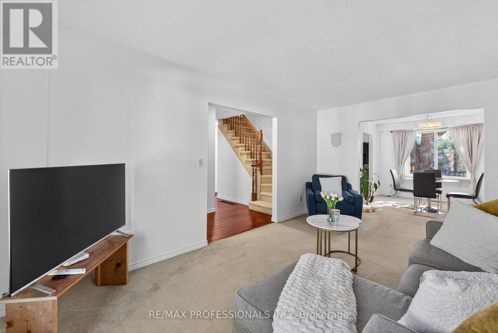 19 Salina Place, Hamilton, Ontario  L8G 4L4 - Photo 9 - X12602066