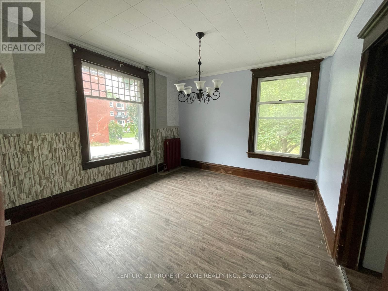 180 Thames Street E, Chatham-Kent, Ontario  N7M 2Y8 - Photo 11 - X12602070