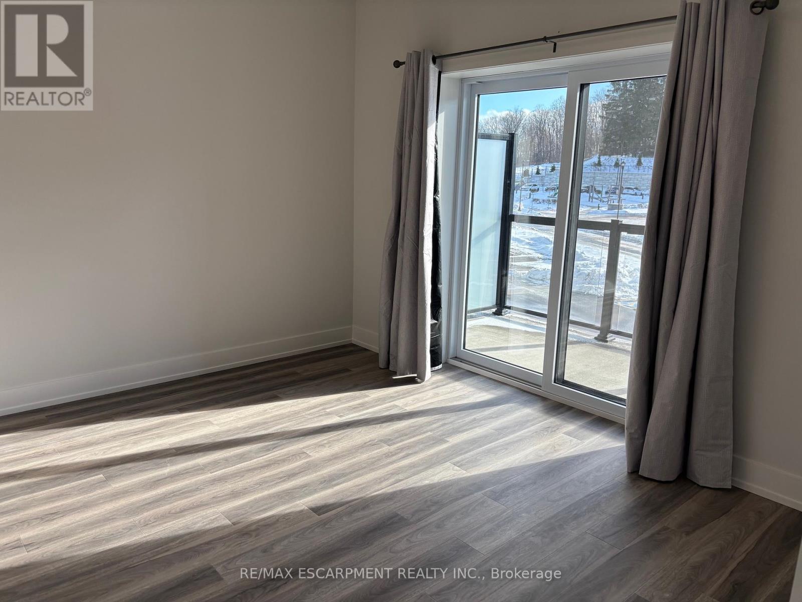 211 - 1100 Lackner Place, Kitchener, Ontario  N2A 4G3 - Photo 3 - X12602080