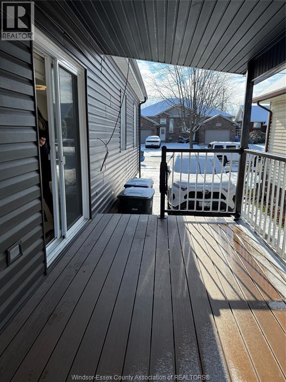 11 Marlborough, Leamington, Ontario N8H 1W4 - Photo 2 - 25031174