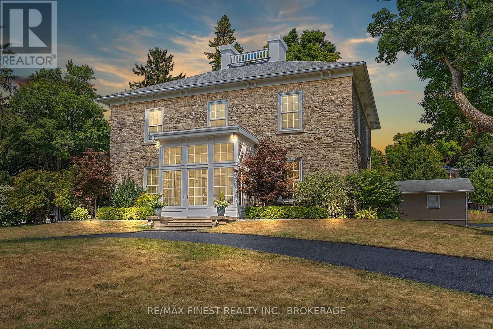 55 Cochrane Drive, Brockville, Ontario  K6V 2Y9 - Photo 1 - X12602184